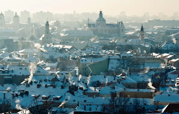 Картинка дым, крыши, панорама, smoke, panorama, cityscape, городской пейзаж, Литва