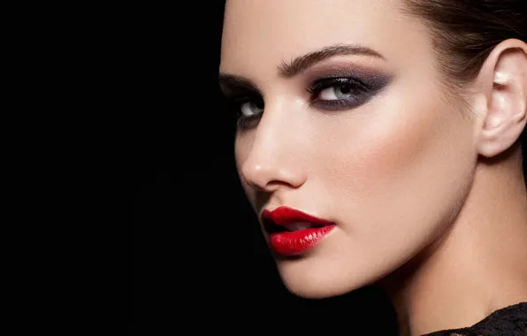 Картинка девушка, лицо, макияж, губы, Emily Doyle
