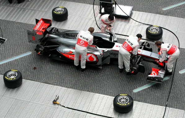 Картинка McLaren, формула 1, болид, formula 1, демонтаж, механики