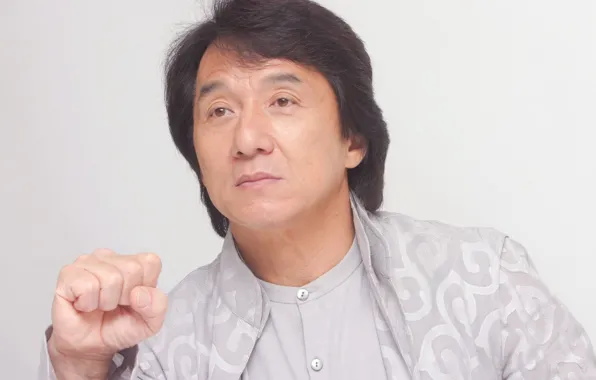 Картинка взгляд, поза, куртка, актер, кулак, Джеки Чан, Jackie Chan