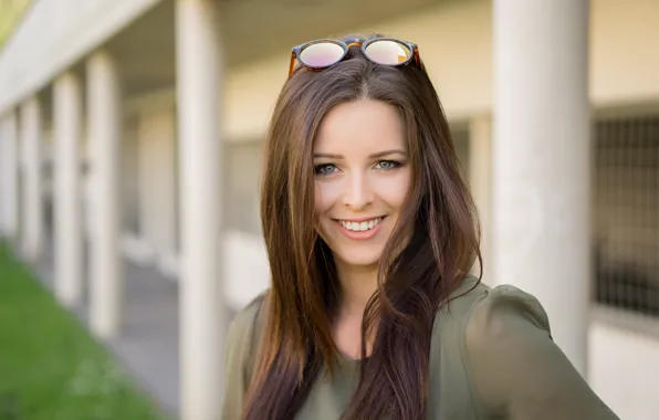 Картинка лицо, улыбка, модель, волосы, очки, красотка, Alexandra