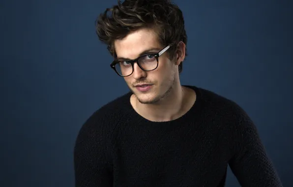 Картинка очки, актер, Daniel Sharman