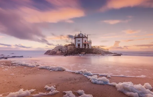 Картинка море, волны, берег, утро, прибой, церковь, часовня