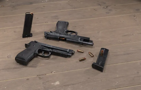 Италия, Самозарядный пистолет, Beretta M9A1