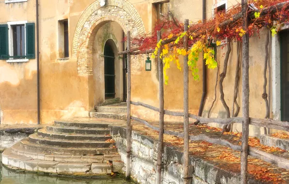 Картинка осень, дом, дверь, окно, Италия, Венеция, арка, ставни