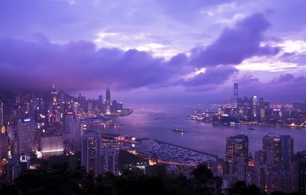Небо, тучи, Гонконг, небоскребы, вечер, освещение, панорама, залив