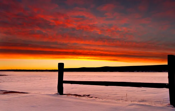 Картинка зима, поле, снег, закат, огонь, забор, линии электропередачи, оранжевое небо