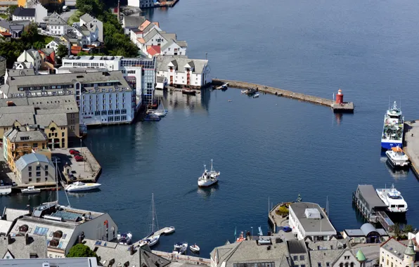 Картинка маяк, дома, яхты, катера, постройки, причалы, Ålesund, город-порт
