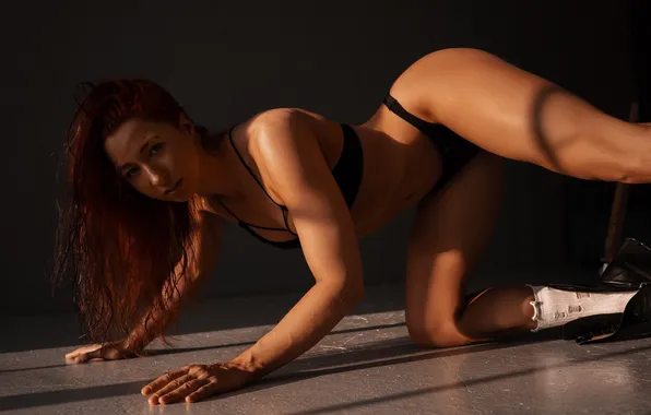 Девушка, ass, model, redhead, black lingerie, black panties, hips, boots