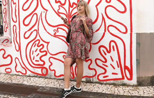 Graffiti, model, gorgeous, photoshoot, posing, pretty face, blonde girl, outdoors
