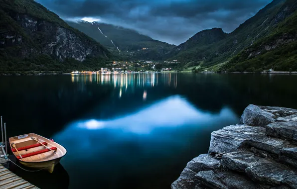 Картинка горы, озеро, лодка, Норвегия, Norway, Geiranger, Гейрангер