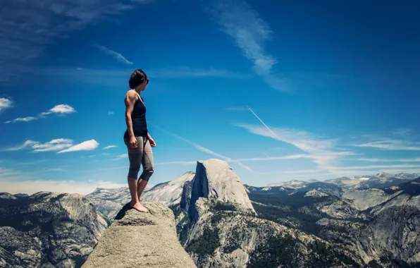 Картинка девушка, вид, Калифорния, Йосемити, Yosemite Valley, Сьерра-Невада, живописная долина