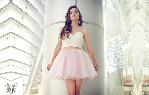 Картинка long hair, model, women, brunette, pink skirt, white tops, strapless dress