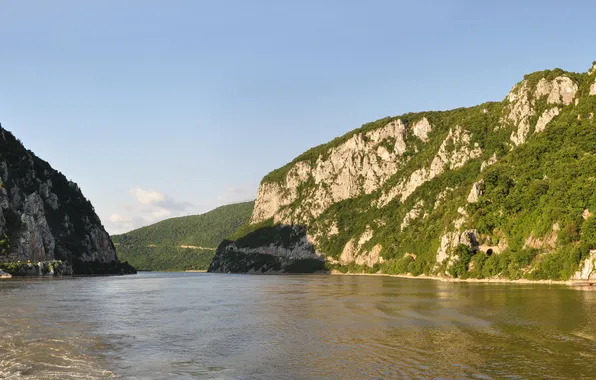 Картинка montañas, vegetación, aguas, río