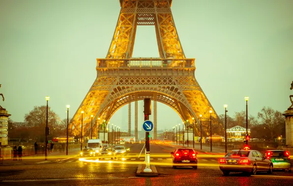 Машины, Франция, Париж, вечер, освещение, фонари, Эйфелева башня, Йенский мост