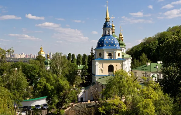 Небо, облака, деревья, дома, Украина, Киев, Выдубицкий монастырь