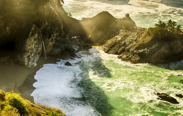 Картинка пляж, лучи, свет, скалы, водопад, California, USА, Monterey County