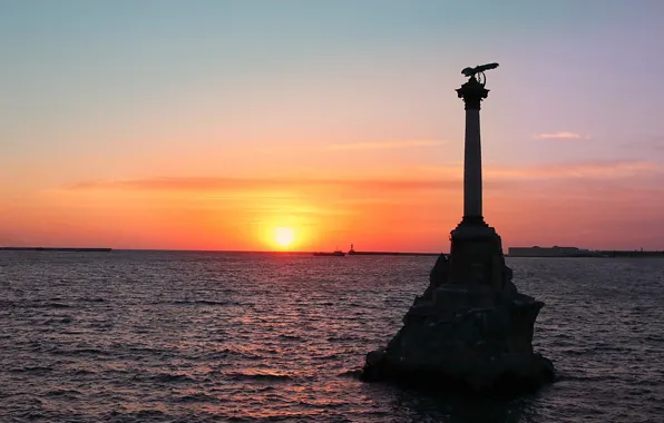 Небо, вечер, черное море, памятник затопленным кораблям