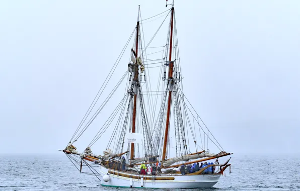 Море, романтика, парусник