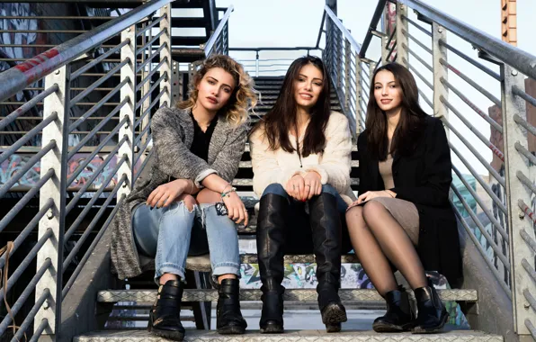 Взгляд, лица, модели, сидят, Gaia, Ilaria, Ester