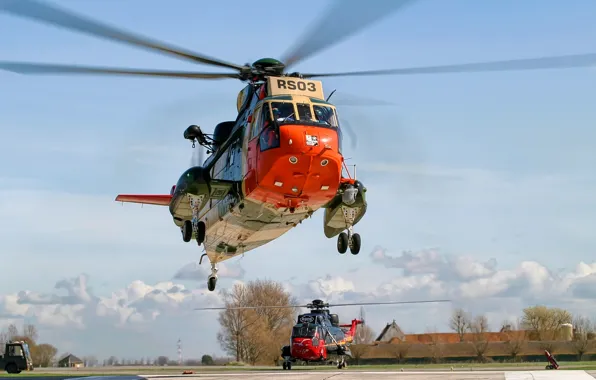 Картинка небо, вертолет, аэродром, лопасти, Sikorsky, S-61-SH-3, Sea King