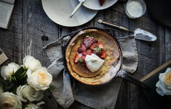 Картинка cream, roses, strawberries, pie