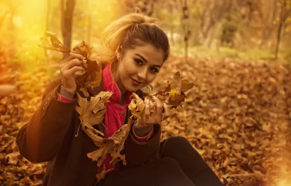 Картинка girl, nature, yellow, smile, beautiful, autumn, leaves, orange