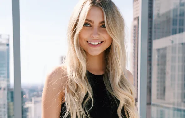 Картинка girl, blouse, green eyes, long hair, smile, beautiful, pretty, lips