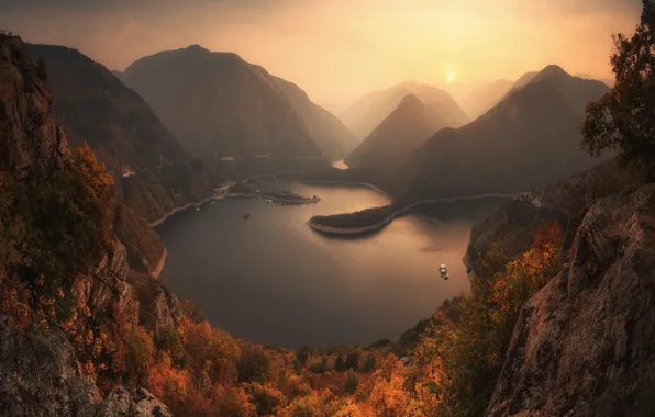 Картинка осень, пейзаж, горы, природа, туман, озеро, леса, Краси Матаров