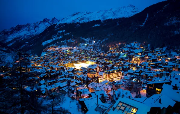 Картинка зима, снег, деревья, горы, ночь, огни, дома, Швейцария