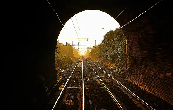 Картинка солнце, свет, рельсы, железная дорога, тоннель