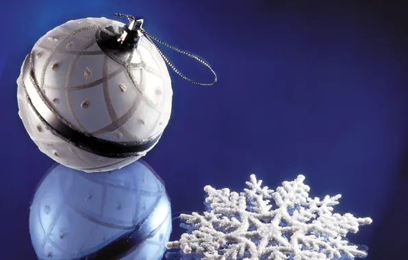Картинка отражение, новый год, рождество, шарик, снежинка