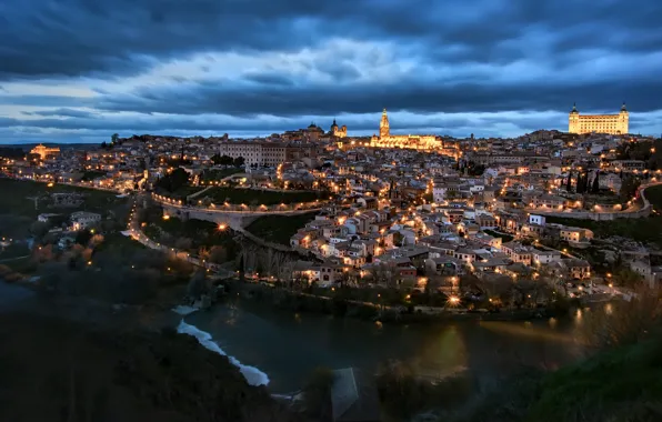 Город, Toledo, Blue hour