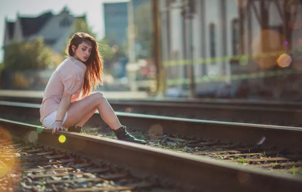 Картинка Girl, Julia, Model, Hair, Sitting, Tracks