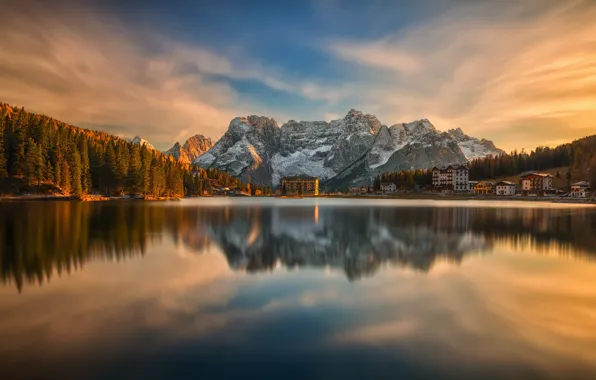 Картинка осень, пейзаж, закат, горы, природа, озеро, отражение, деревня