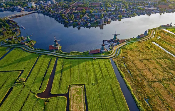 Река, поля, мельницы, Голландия, Zaanse Schans, near Amsterdam