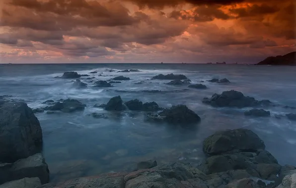 Море, закат, камни