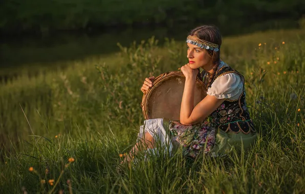 Поле, трава, девушка, Татьяна Шепелева