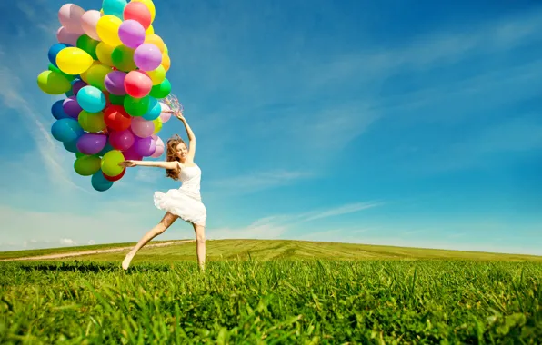 Картинка девушка, радость, воздушные шары, прыжок