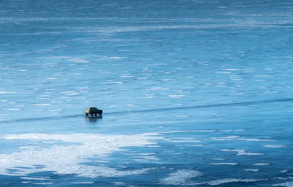 Машина, озеро, лёд