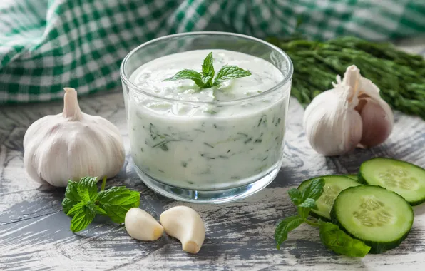 Соус, огурцы, чеснок, греческий, дзадзики