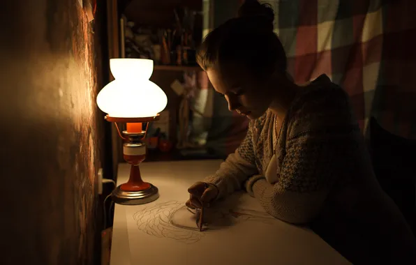 Девушка, ночь, бумага, стол, лампа, карандаш, сидит, рисует