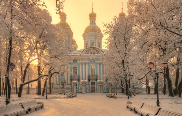 Зима, снег, храм