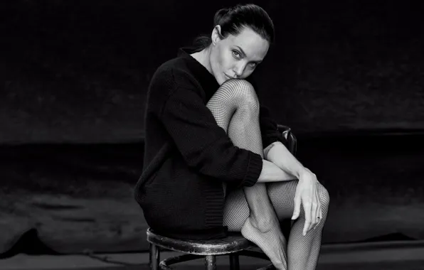 Картинка взгляд, поза, фото, ноги, модель, чулки, актриса, Анджелина Джоли