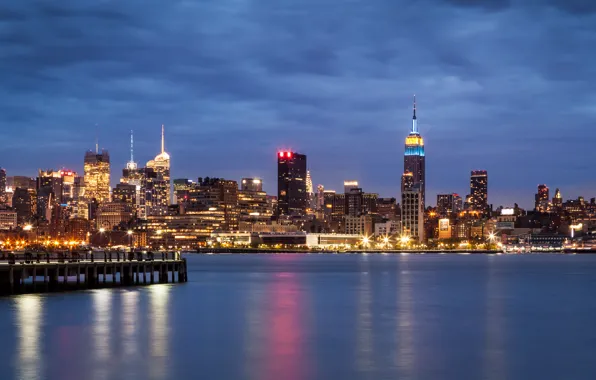 Картинка Manhattan, небоскребы, river, NYC, освещение, город, огни, ночь