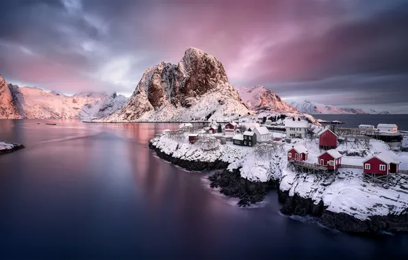 Картинка зима, небо, снег, горы, Норвегия, городок, поселение, фьорд