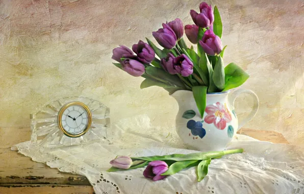 Стол, стена, часы, фиолетовые, тюльпаны, ваза, скатерть