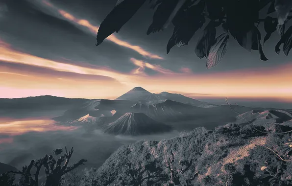 Картинка небо, облака, закат, горы, туман, вулкан