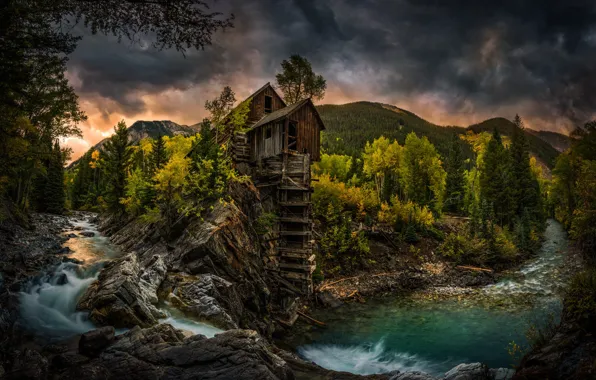 Осень, лес, деревья, горы, тучи, река, камни, скалы