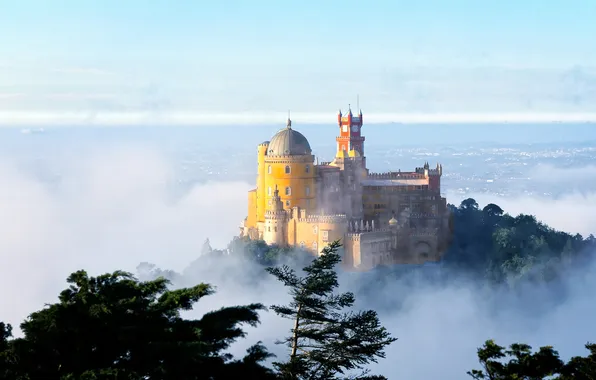 Картинка деревья, туман, замок, утро, долина, Португалия, Пена, дворец